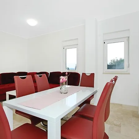 Apartment Two-Bedroom Apartment In Sibenik *