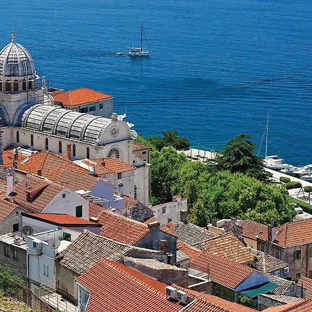 Two-Bedroom Apartment In Sibenik Apartman *