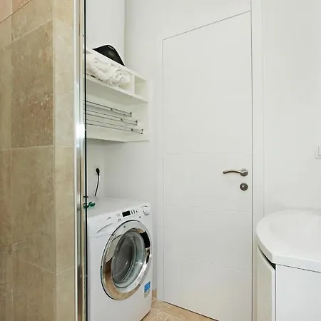 Apartment Two-Bedroom Apartment In Sibenik *