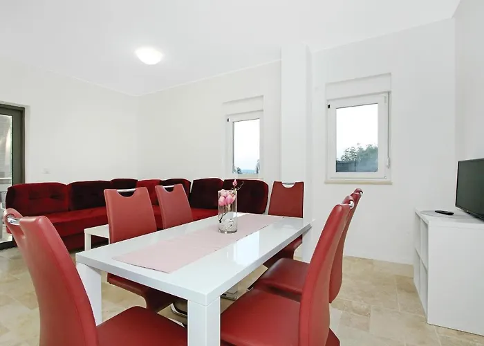 Lejlighed Two-Bedroom Apartment In Sibenik *